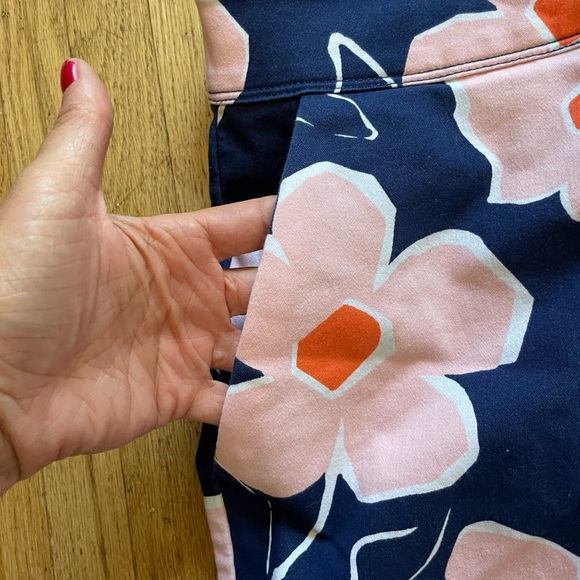 Isaac Mizrahi Navy and Pink Patterned Shorts scallop edge - Picture 3 of 7